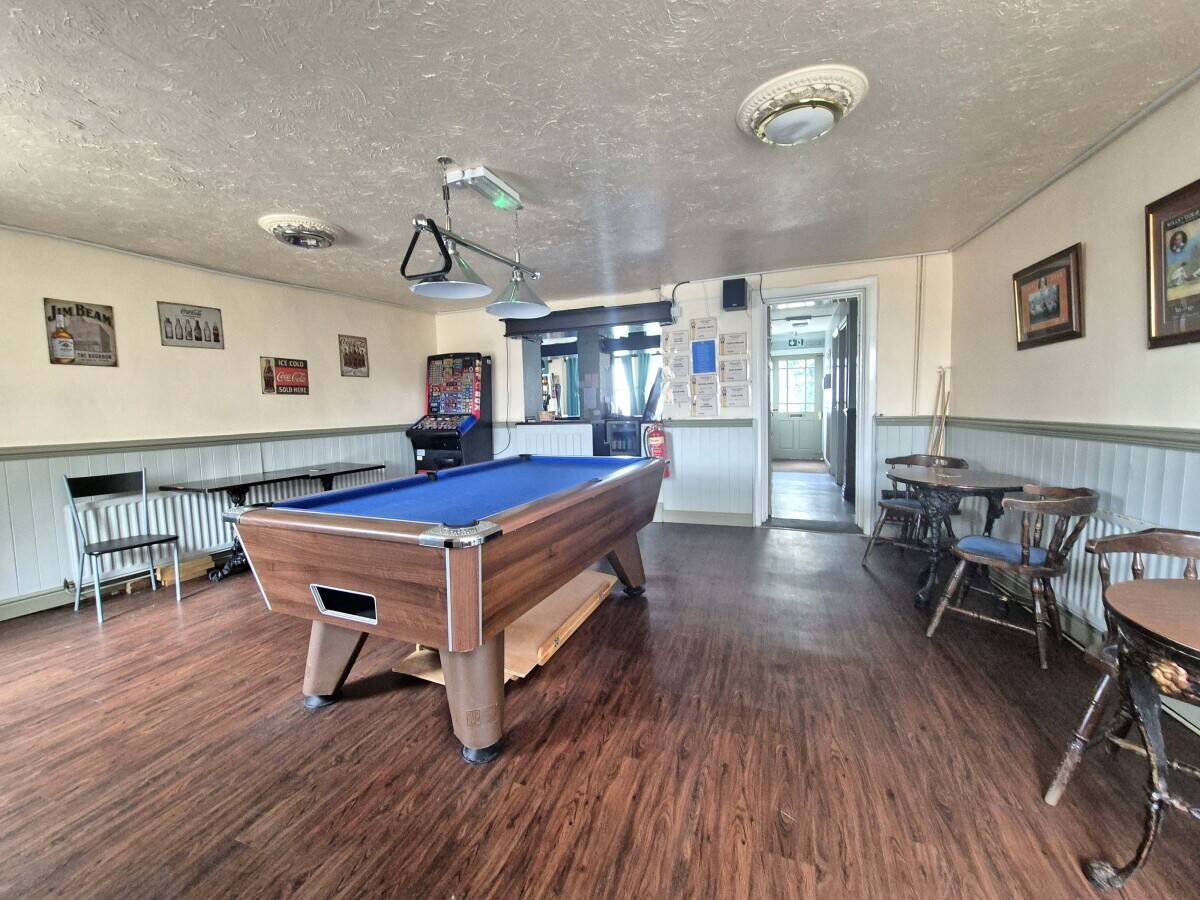 COUNTY DURHAM - VILLAGE WET LED PUB WITH SPACIOUS OWNERS ACCOMMODATION