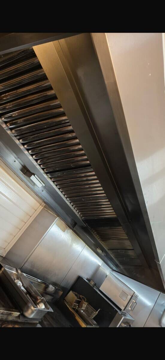 Fully Equipped Burger Takeaway Stockport, Manchester Photo 5