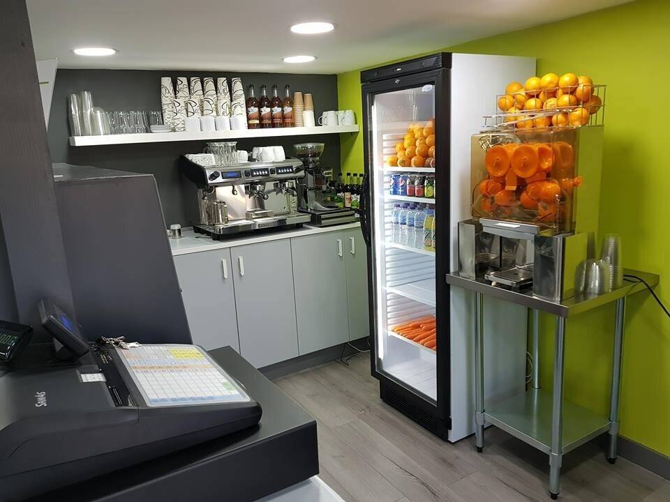 Fully Fitted Laundrette & Cafe/takeaway Photo 5