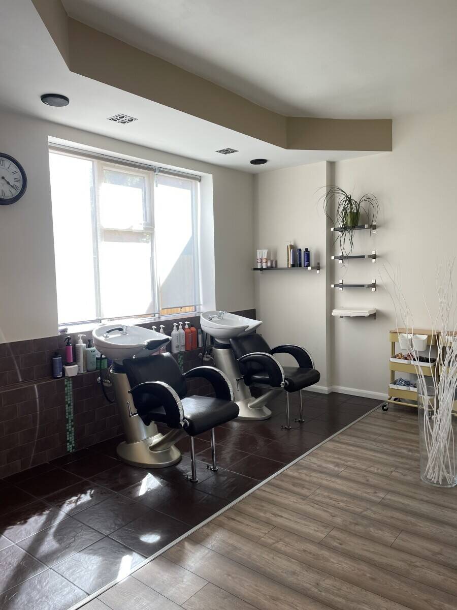 Hairdresser salon for Sale in Rugby Photo 4