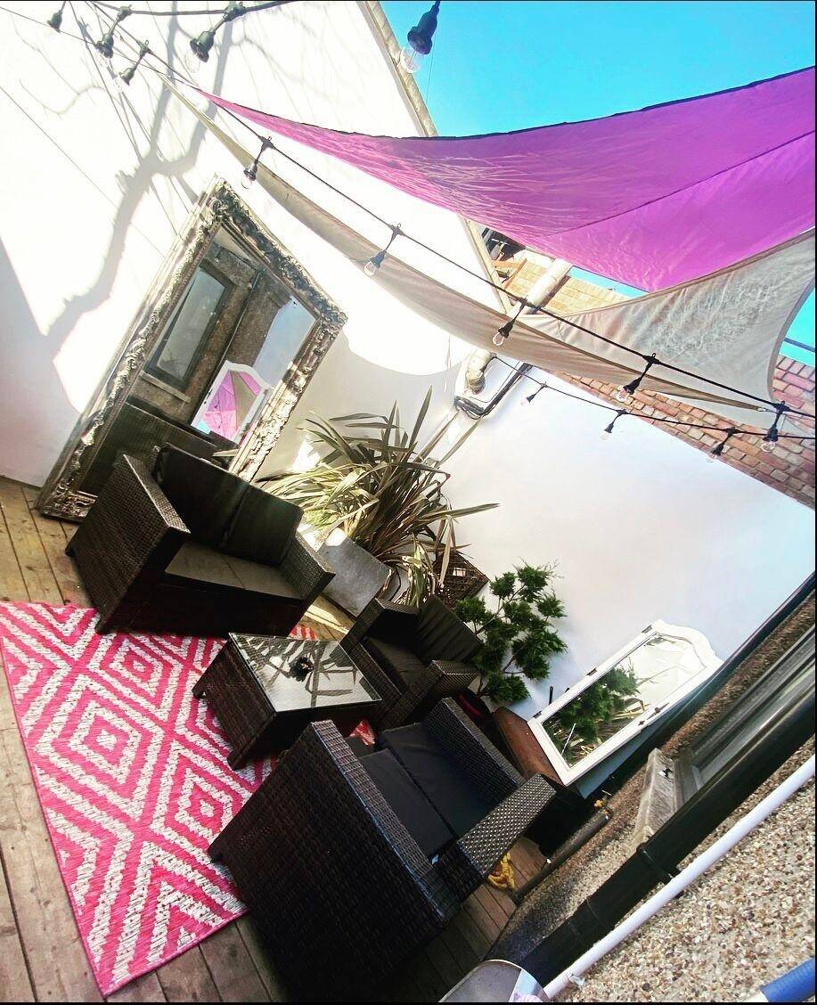 Hairdressing shop for Sale in Ashford with Accommodation Photo 5