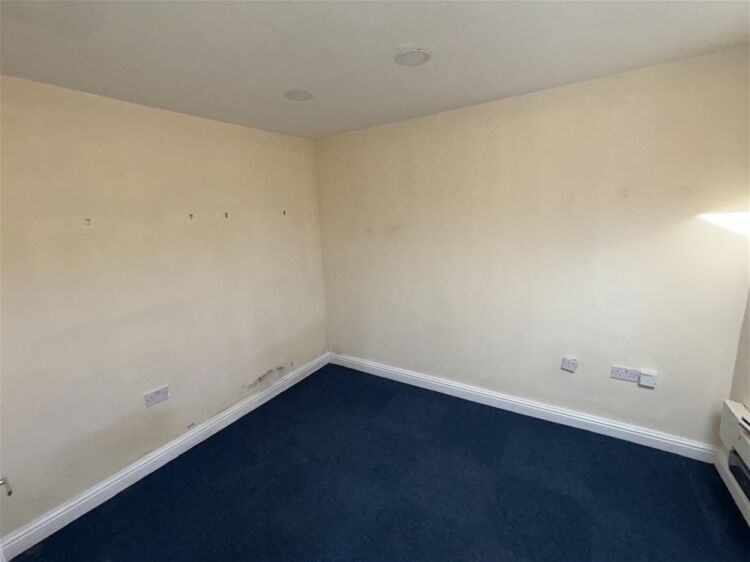 Vacant Unit For Sale in Leeds
