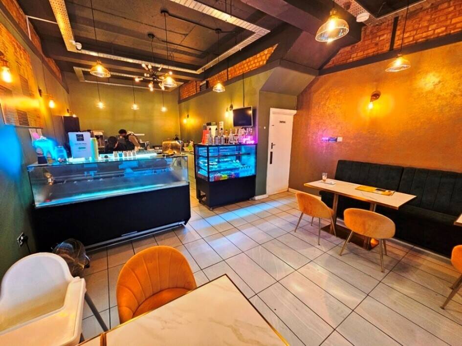 STAFF RUN DESSERT PARLOUR FOR SALE IN GRAYS, ESSEX Photo 5