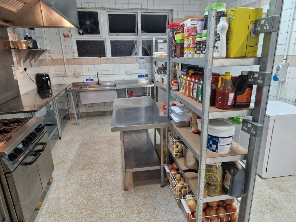 TURNKEY RESTAURANT & BAR OPPORTUNITY Step into a fully operational restaurant & bar space Photo 5