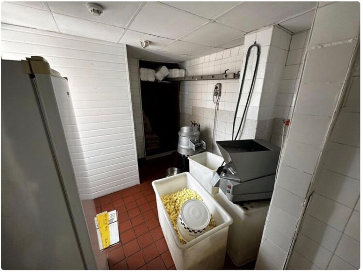Golden Opportunity – Established Birmingham Fish & Chip Shop Photo 5