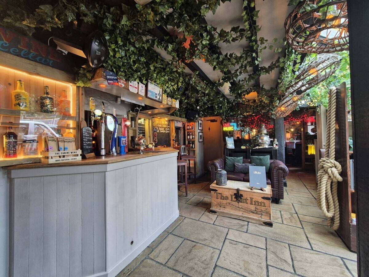 GWYNEDD - 15TH CENTURY HARBOURSIDE PUBLIC HOUSE Photo 5