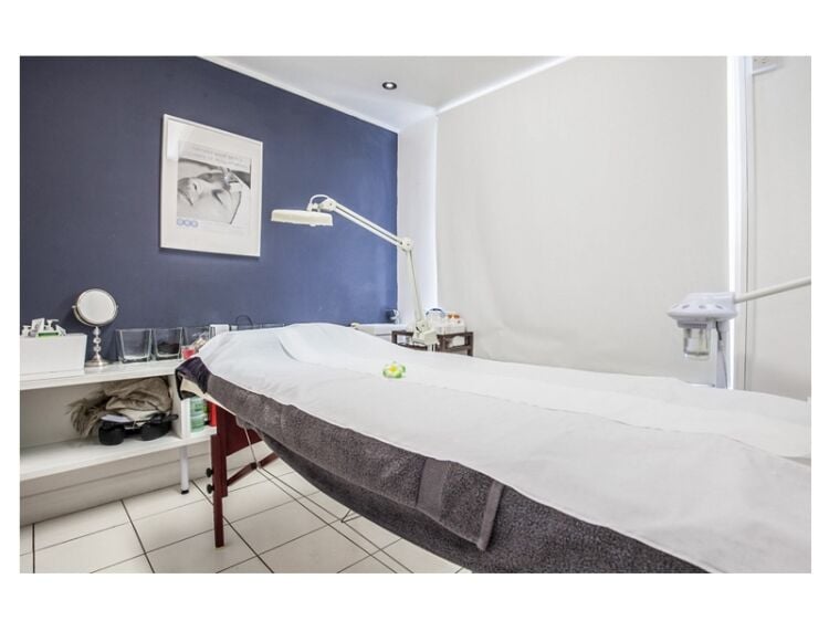 Glow With Confidence – Modern Beauty & Aesthetics Clinic