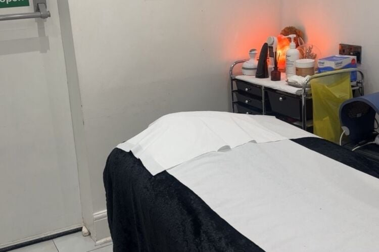 Popular Beauty Salon - Enfield Photo 5