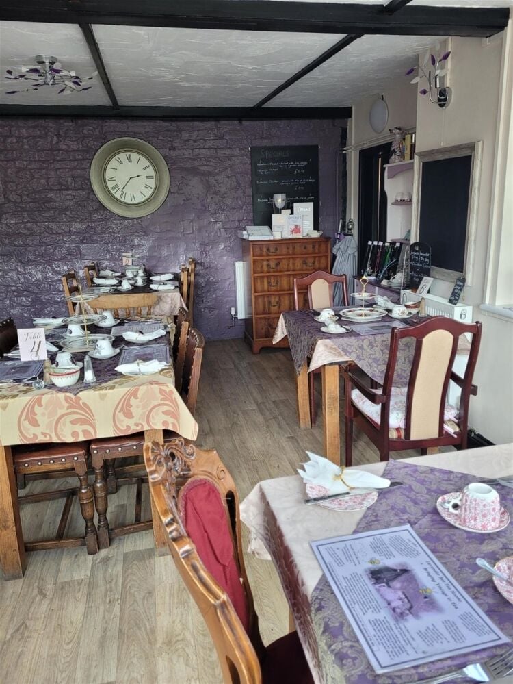 QUAINT TEAROOM