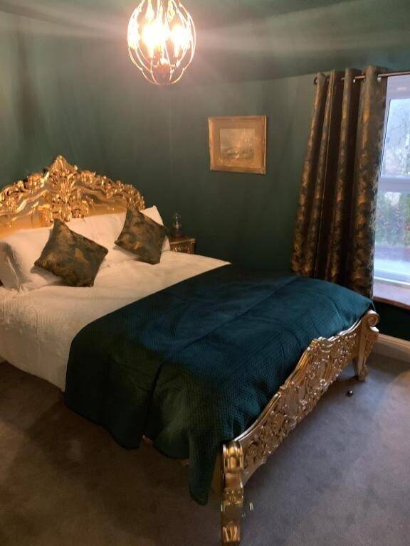 Dartmoor Inn & Hotel Set In 2.5 Acres WIth 9 Letting Rooms & 3 Bedroom Owner's Cottage