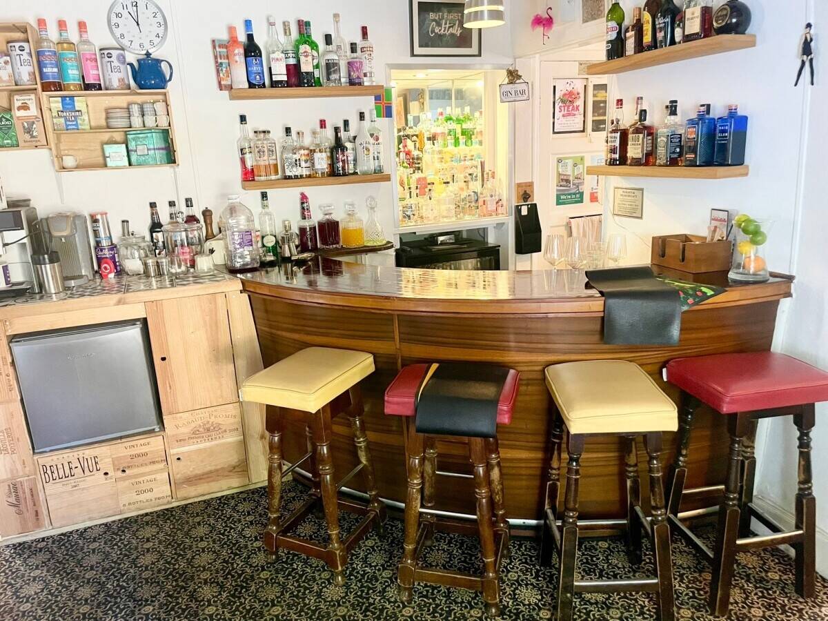 LINCOLNSHIRE - 5 BEDROOM PUB WITH DETACHED BREWERY Photo 5