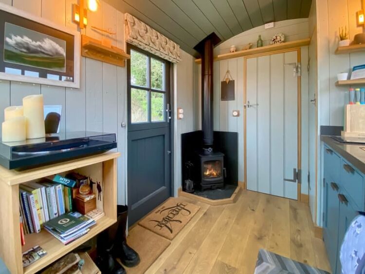 1 Bedroom Fully Equipped Holiday Home Photo 5