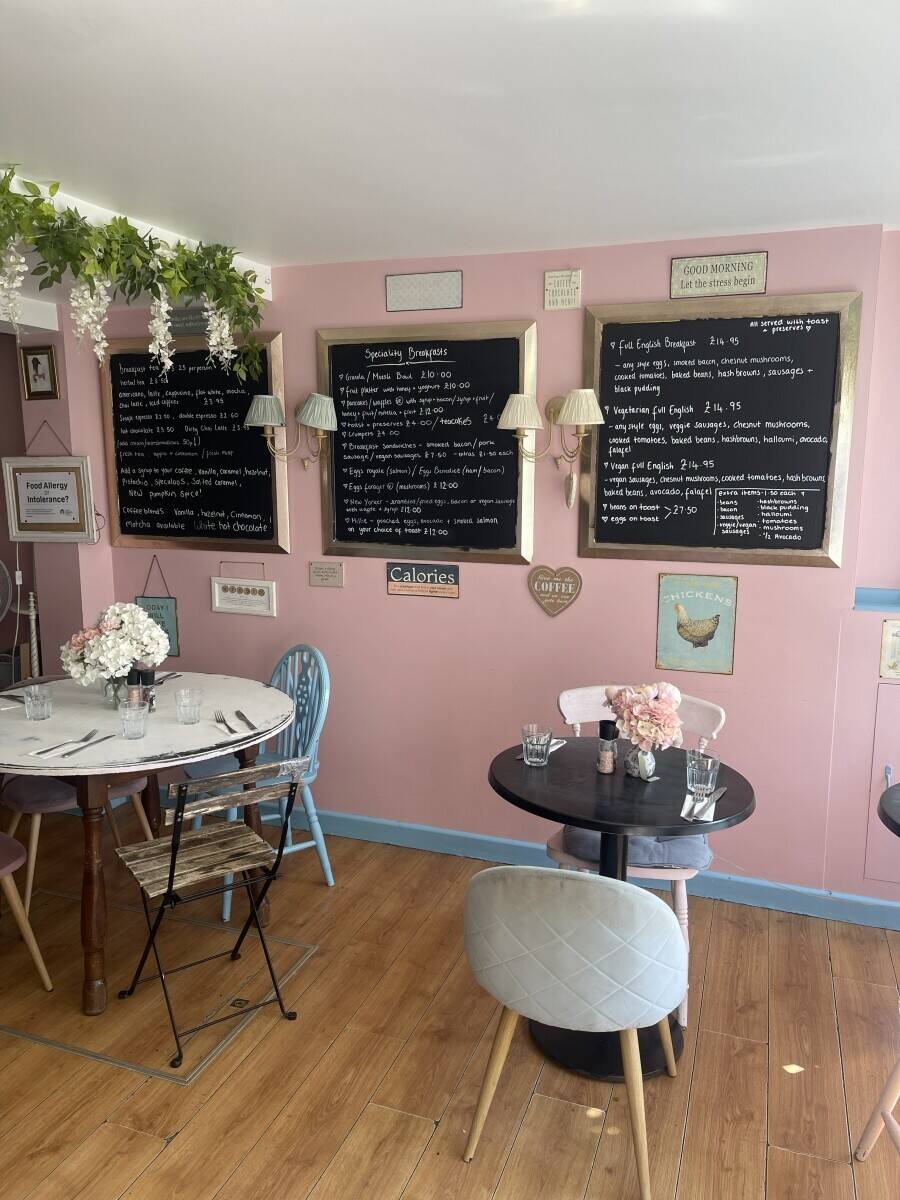 FULLY EQUIPPED DAYTIME CAFÉ /TEA ROOM Photo 5