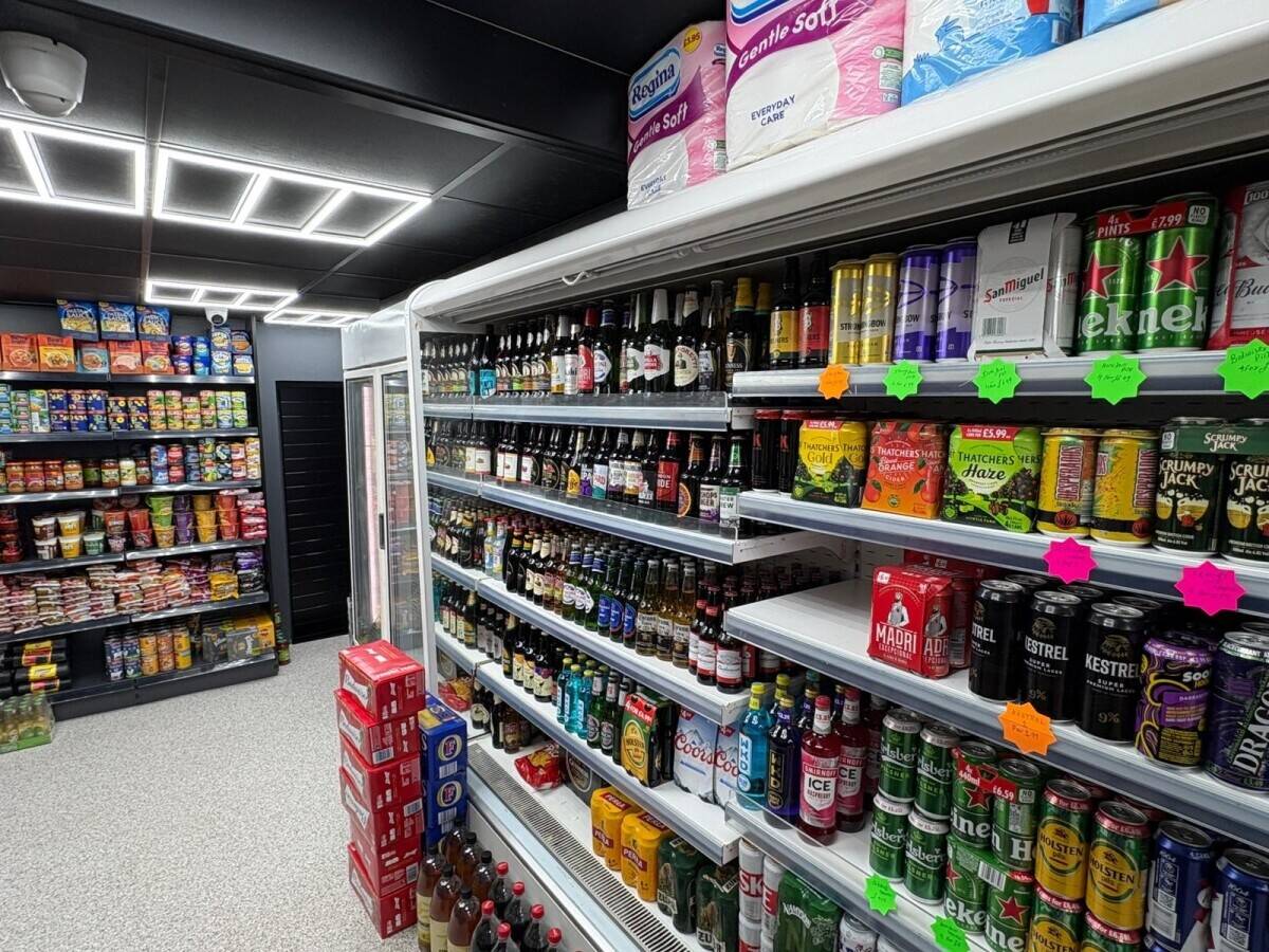 OFF-LICENCE LEASE FOR SALE IN BUSY LOCATION IN SOUTHAMPTON WITH HIGH POTENTIAL TO INCREASE SALES. Photo 5