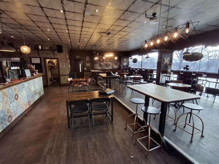 Licenced Trade, Pubs & Clubs For Sale in Wakefield Photo 5
