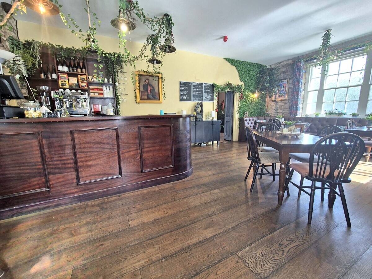 NORTHUMBERLAND - HISTORIC NINE BEDROOM HOTEL, BAR AND RESTAURANT IN SCENIC VILLAGE LOCATION