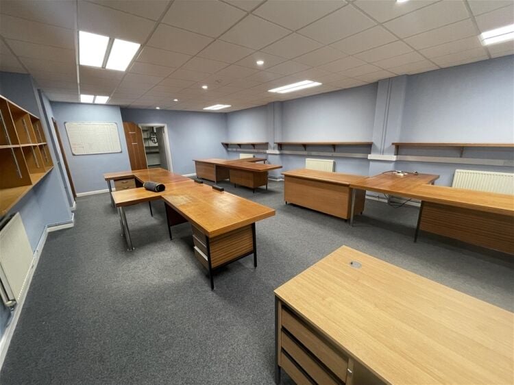 Substantial office spaces in popular Business Park For Sale in Newton Abbot