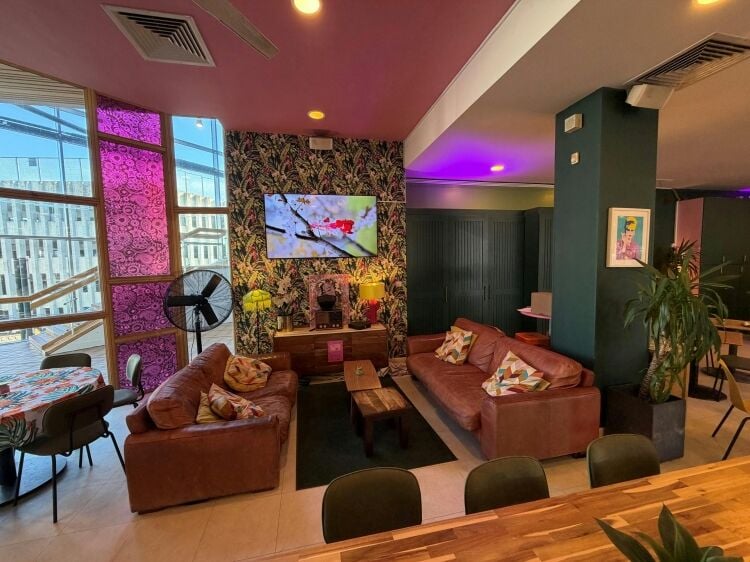 Busy, Vibrant Town Centre Cafe/Bar - Leasehold Business For Sale Photo 5