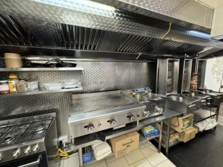 Leasehold Greek Takeaway & Restaurant Located In Rugby