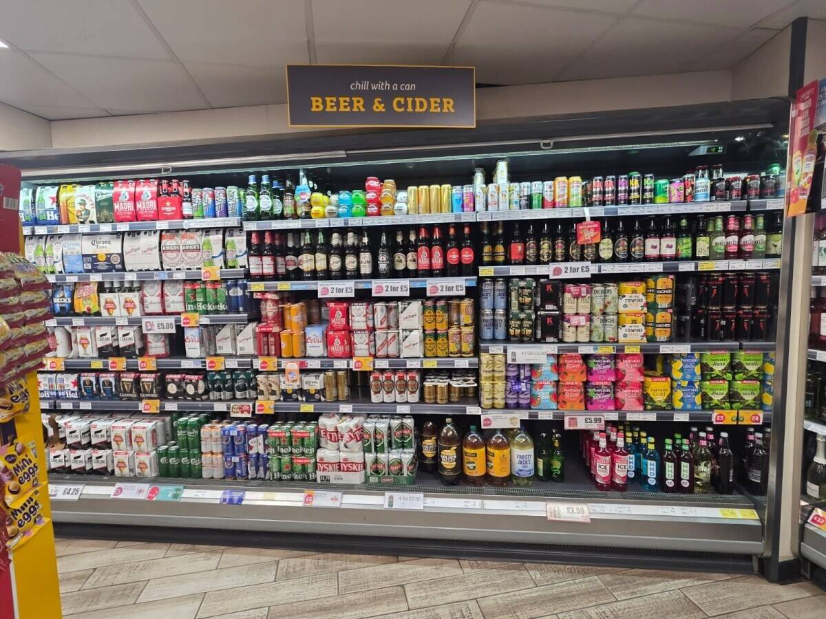 NIsa in Birmingham with lots of parking on a busy main road with potential to increase hours & sales