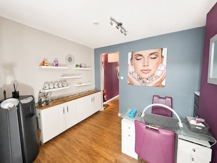 COMMERCIAL PREMISES TO LET IN THE HEART OF HITCHIN Photo 5