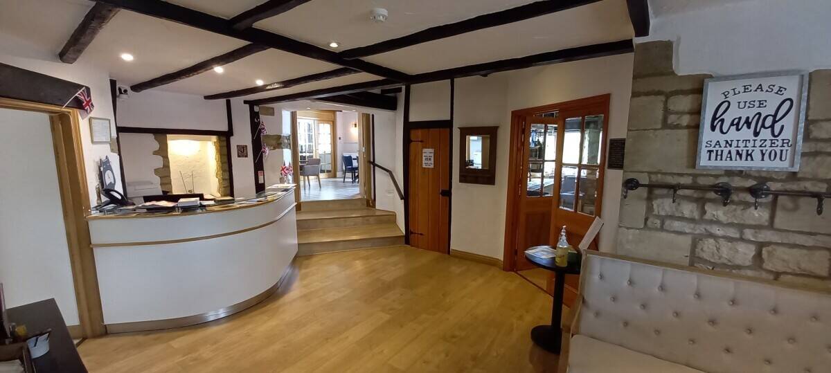 OXFORDSHIRE – MAIN ROAD FREEHOUSE PART OF AN ASSOCIATED LETTING COMPLEX Photo 5