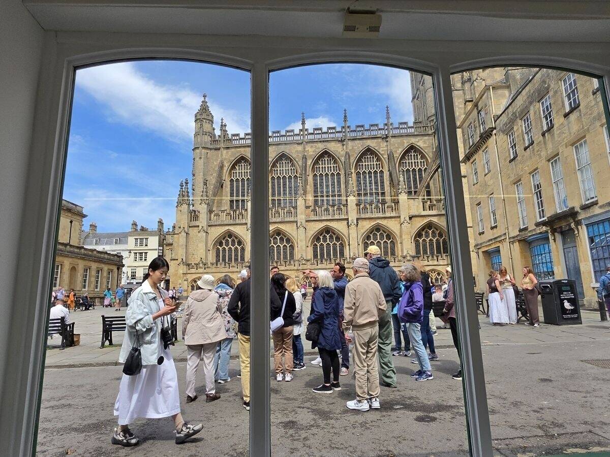 Bath City Centre Overlooking Abbey & Roman Baths - New Lease Available Photo 5