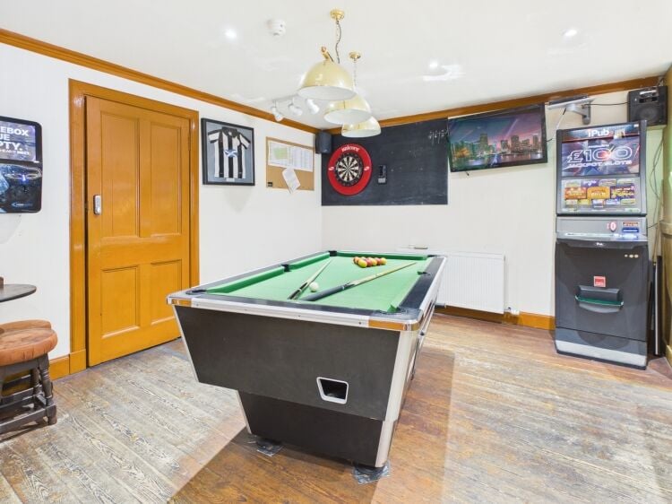 Long Established 9 Room Hotel on NC 500 Photo 5