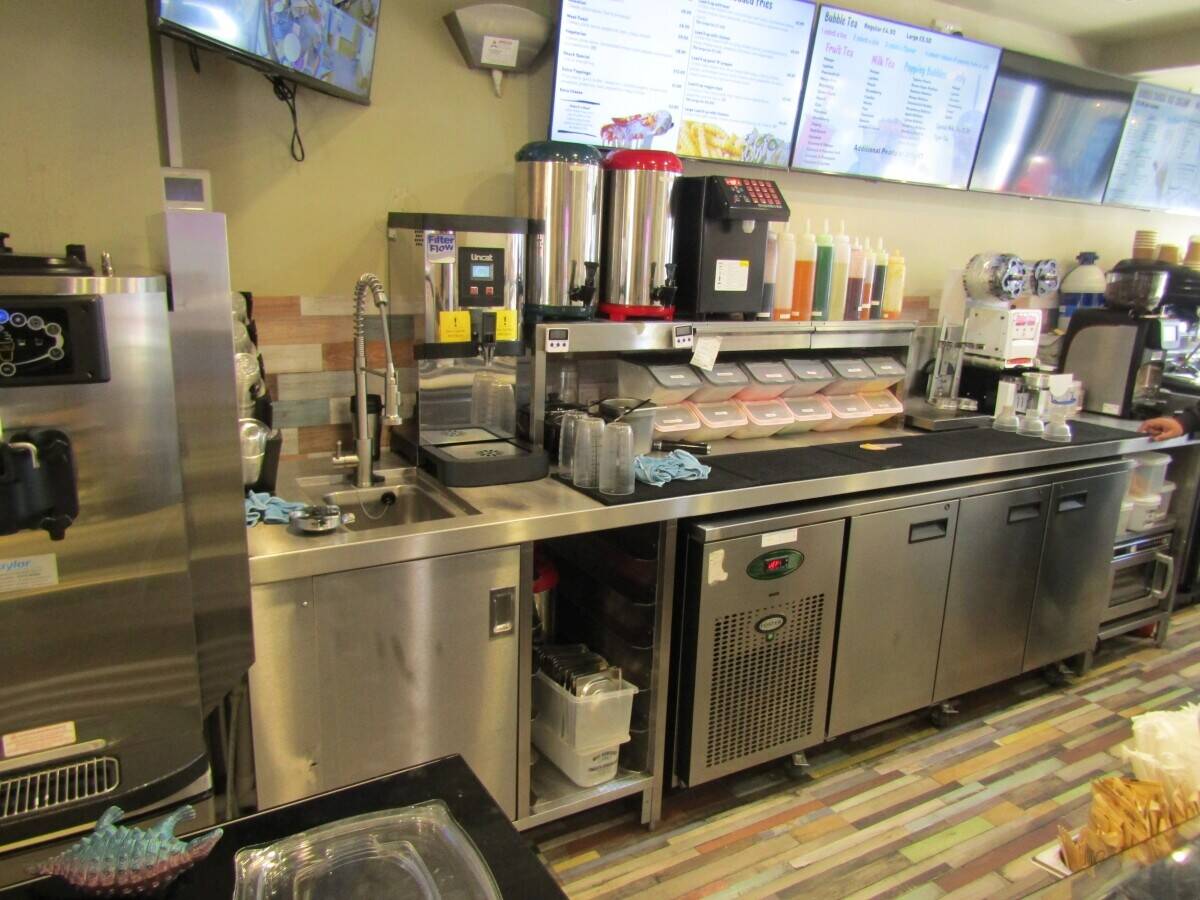 CLITHEROE TOWN CENTRE CAFÉ/DESSERT BAR BUSINESS FOR SALE  - OFFERS INVITED Photo 5