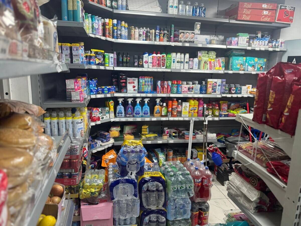 OFF LICENCE LEASE FOR SALE IN PRIME LOCATION IN HARROW WITH HIGH POTENTIAL TO INCREASE SALE. Photo 5