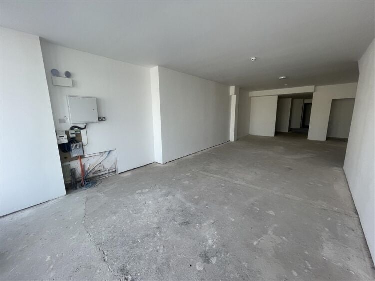 Harbour-Side Ground Floor Retail/ Hospitality Premises For Sale in Torquay