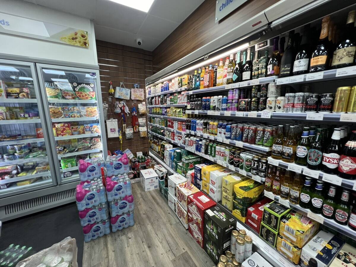 Best express off license Photo 5