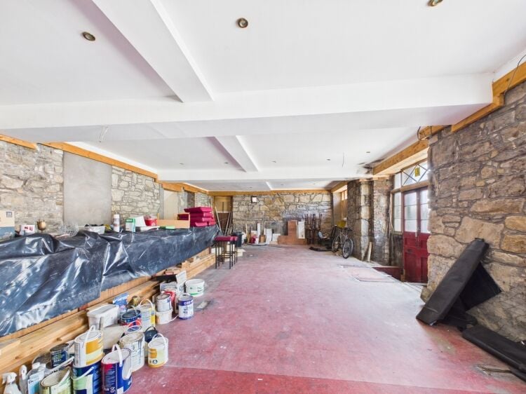 High Street serviced accommodation and café-bar development opportunity Photo 5