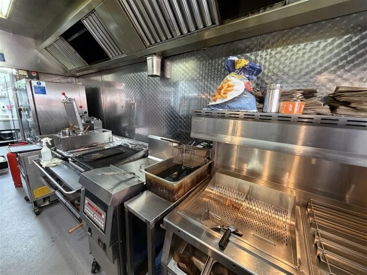 Hot Food Take Away For Sale in Leeds Photo 5