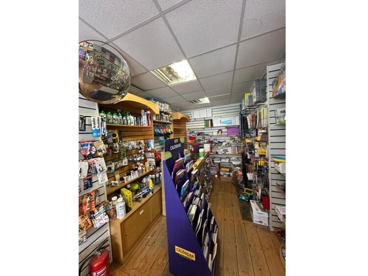 Your Local Go-To – Vibrant Mini Supermarket in Prime High Street Location Photo 5