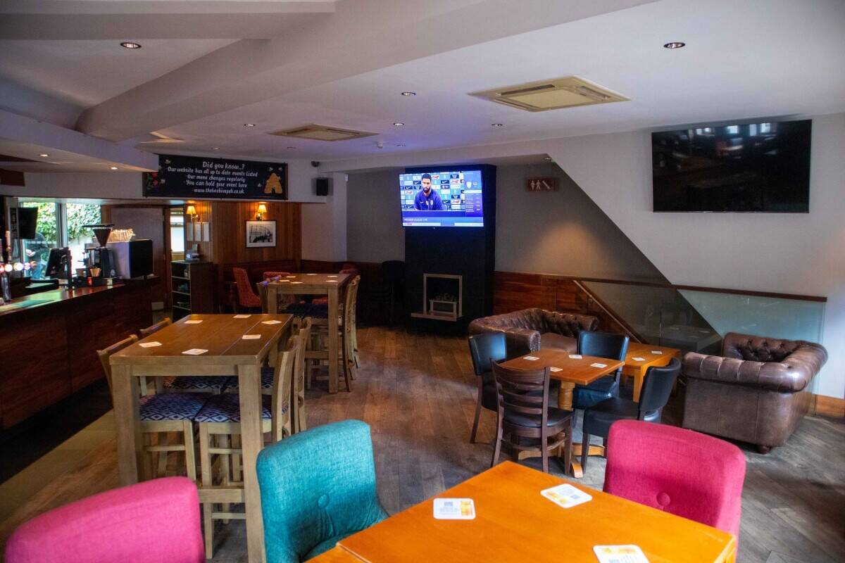 LONDON - FREEHOLD PUB NEXT TO MAJOR CENTRAL LONDON SPORTS STADIUM