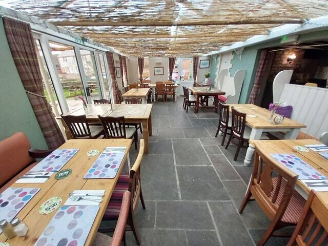 OXFORDSHIRE – VALE OF WHITE HORSE VILLAGE INN Photo 5