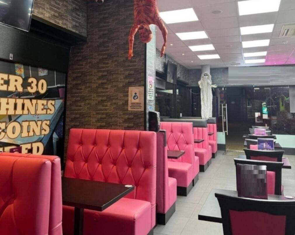 DESSERT PARLOUR & FULL ARCADE CENTRE FOR SALE IN HARLOW, ESSEX