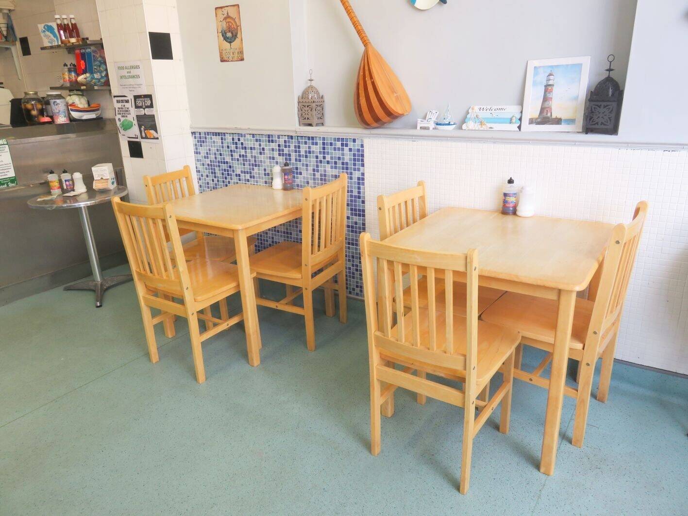 FIRMLY ESTABLISHED FISH & CHIP SHOP WITH 3 BEDROOM ACCOMMODATION IN CHARMING COASTAL TOWN Photo 5