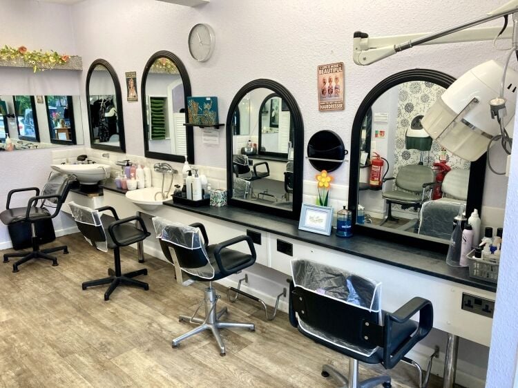 HAIR SALON Photo 5