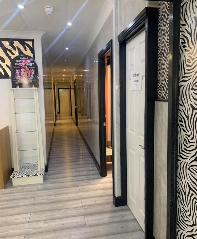 POPULAR HAIR AND BEAUTY SALON