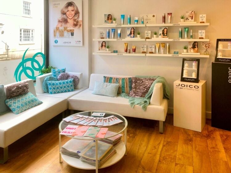 FULLY EQUIPPED HAIR & BEAUTY SALON PREMISES Photo 5