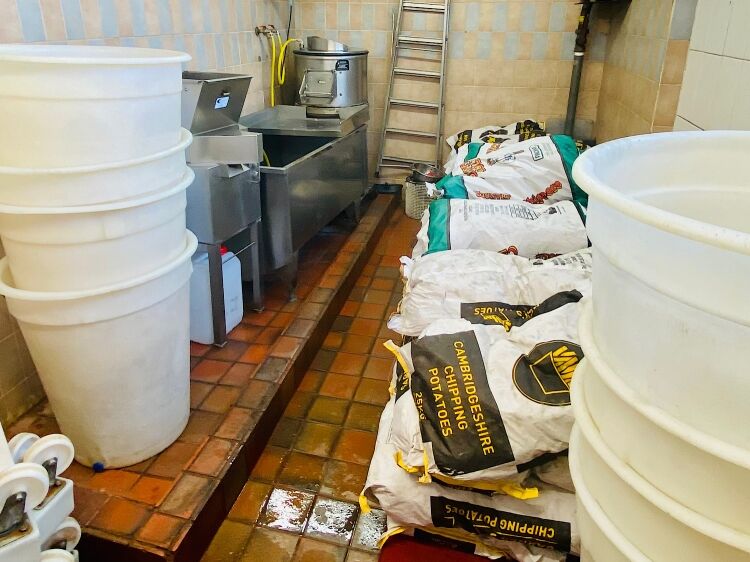 Leasehold Fish & Chip Takeaway Located in Blaby, Leicestershire Photo 5