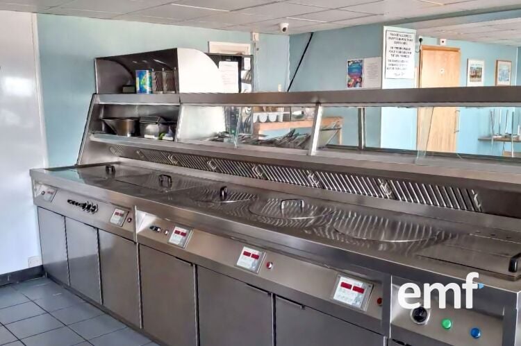 Popular Seaside Freehold Fish & Chip Shop Photo 5