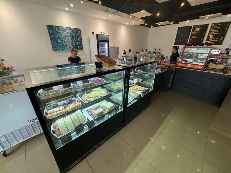 Beautifully Presented Patisserie/Coffee Shop - Poole - Leasehold
