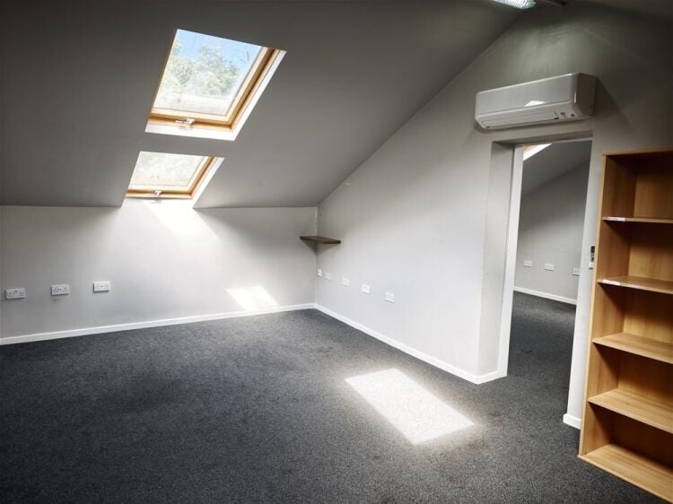 Vacant Unit For Sale in Huddersfield Photo 5