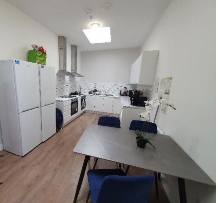 Freehold Multi Let Commercial Investment Photo 5