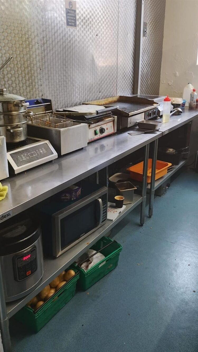 LEASEHOLD INDIAN TAKEAWAY Photo 5