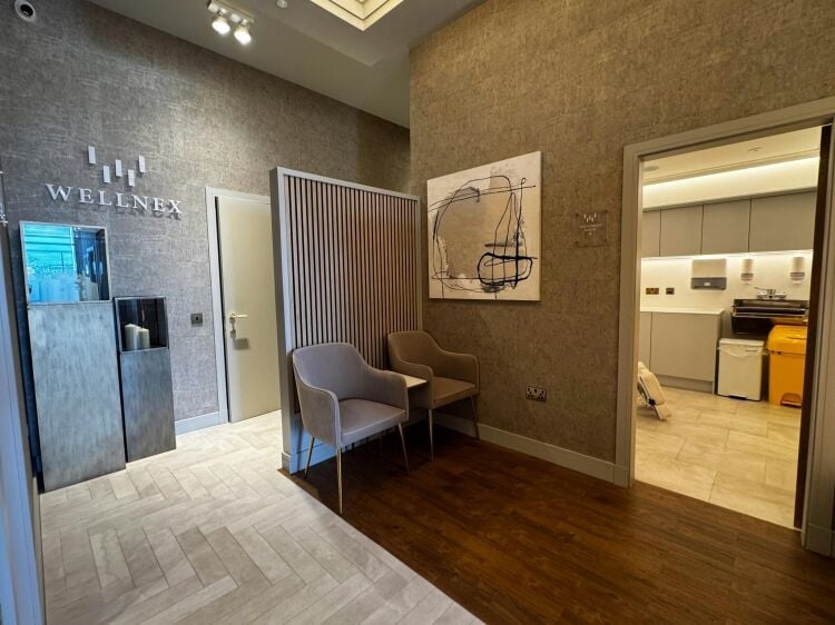 High End HIS Registered Clinic for Sale in Viewpark Uddingston with 6 Treatment Rooms Photo 5