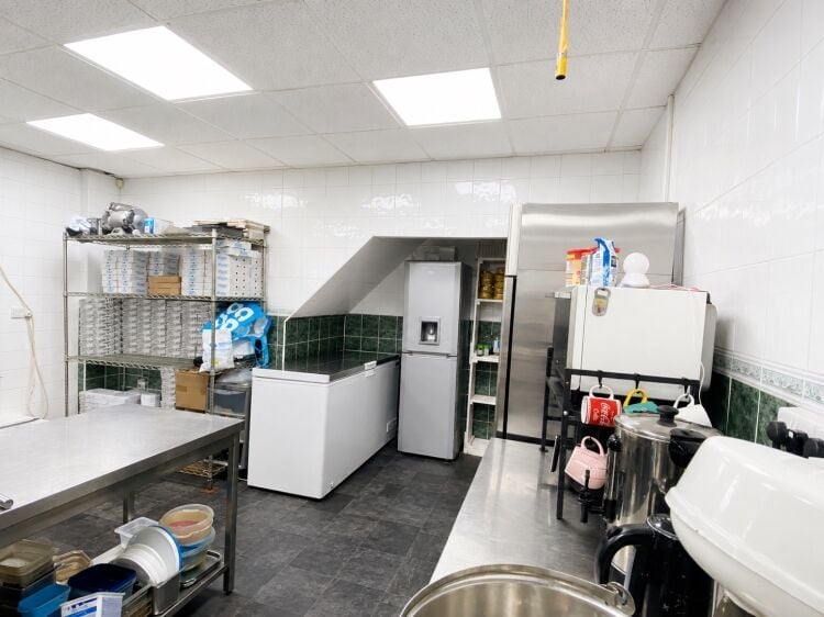 Leasehold Fish & Chip Takeaway, Located In Burton Joyce, Nottinghamshire Photo 5